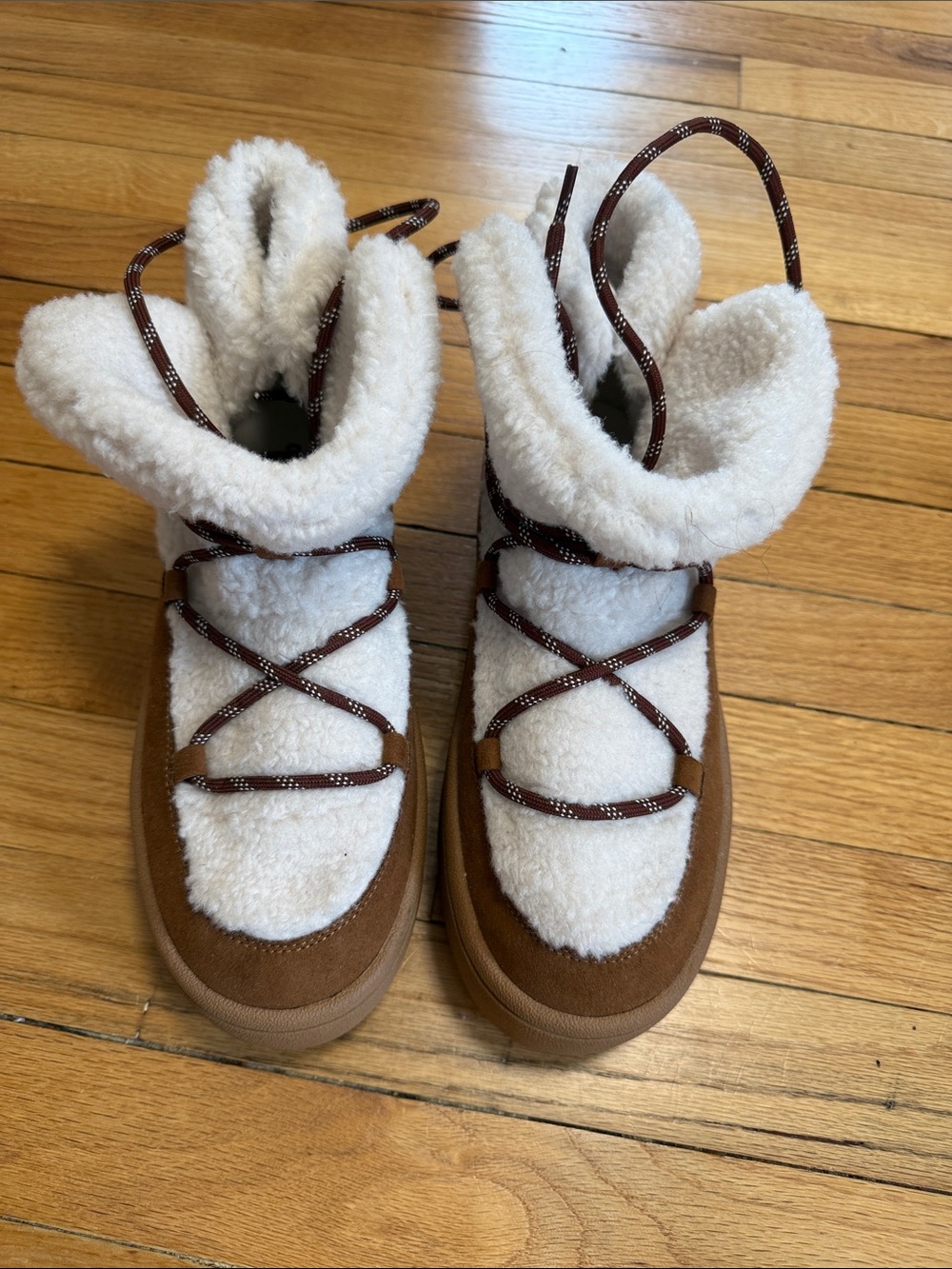 Old Navy Cream & Brown Sherpa Lace-Up Winter Boots
